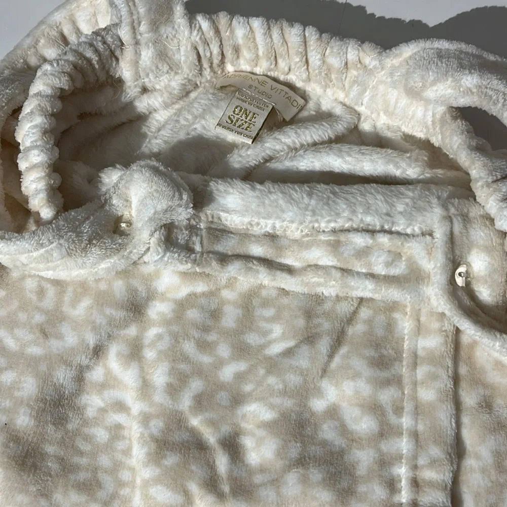 Adrienne Vittadini Studio cream beige leopard print towel wrap one size NWOT